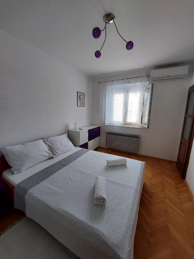 Apartments Mario Primošten Eksteriør bilde